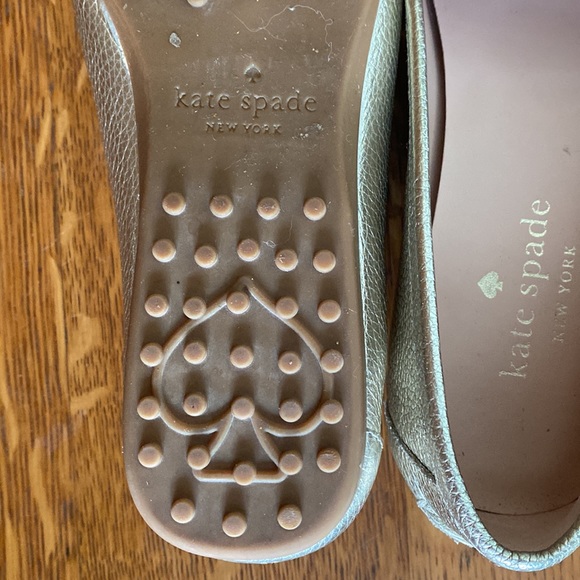 Kate Spade New York size 6.5 gold shoes - Picture 9 of 9